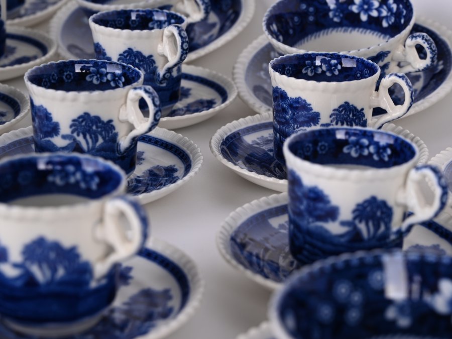 ENGLISH PORCELAIN SET