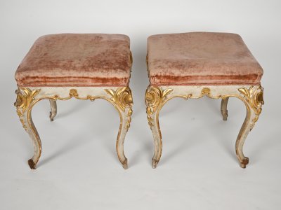 PÁROVÉ ZLACENÉ TABURETY