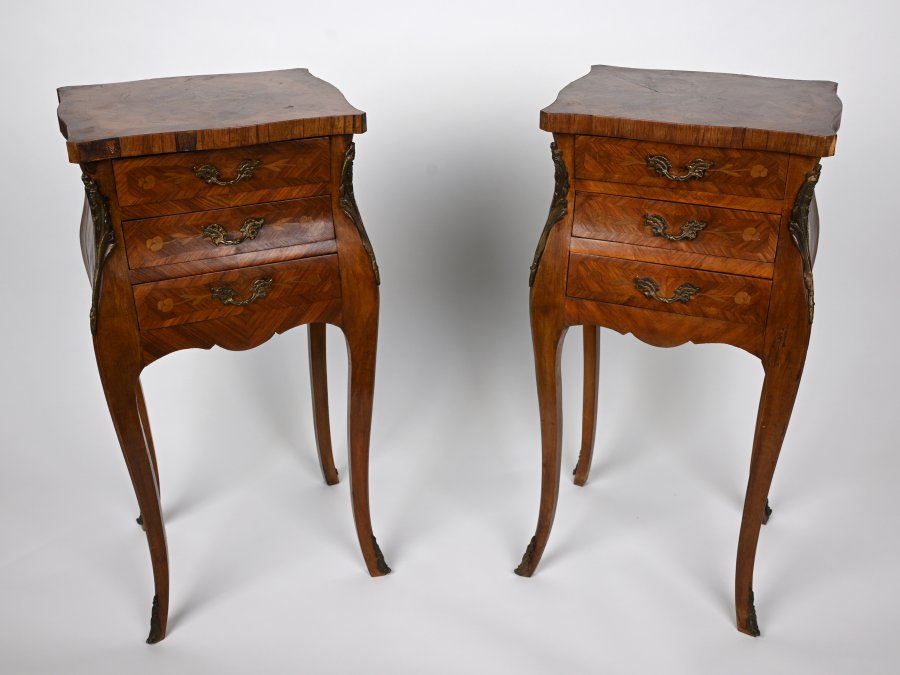 PAIR OF NIGHTSTANDS