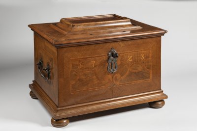 BAROQUE GUILD CHEST