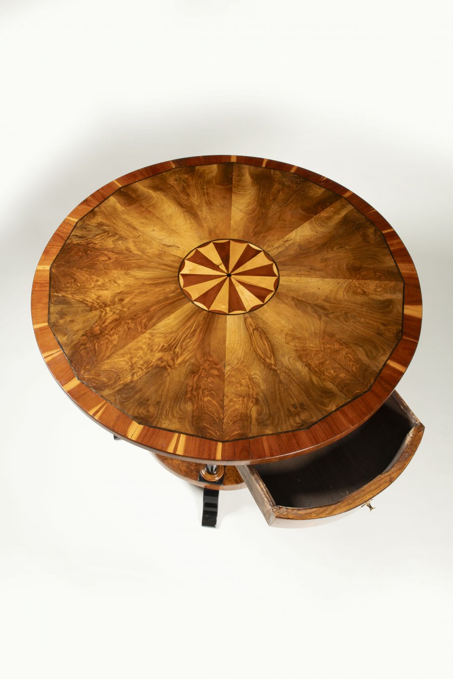 BIEDERMEIER CENTRAL TABLE