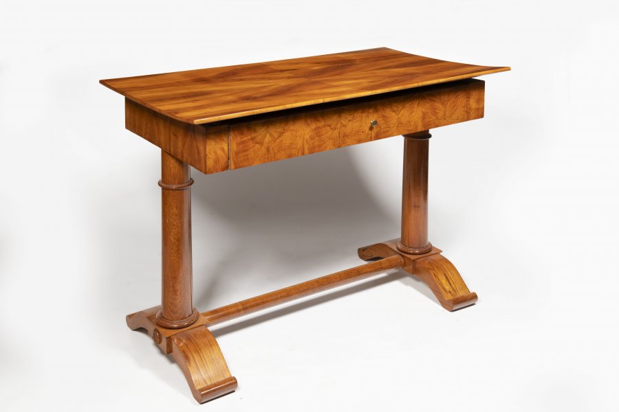 BIEDERMEIER TABLE