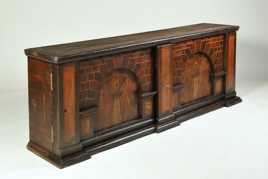 AN INLAID CHEST