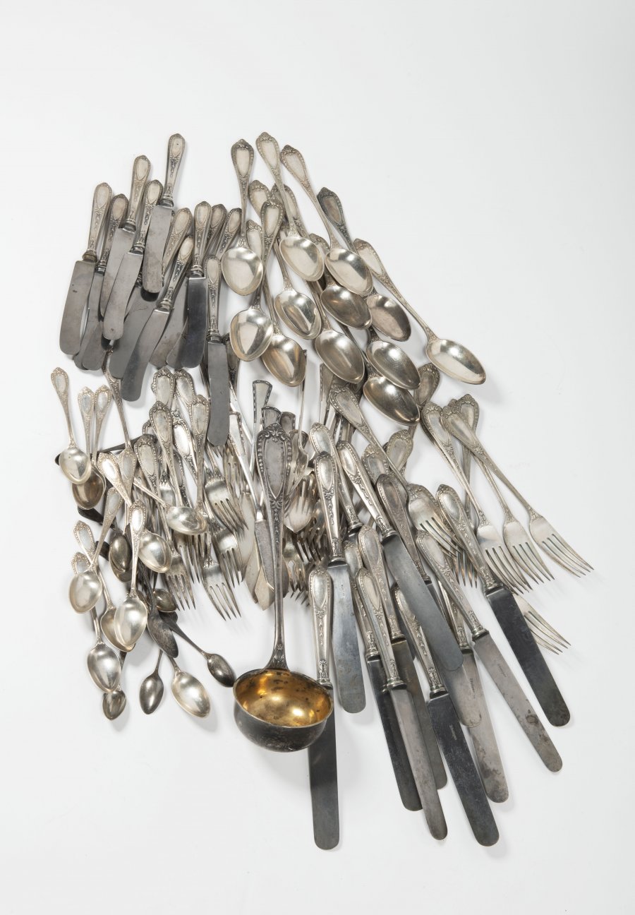 SILVER DINNER SERVICE