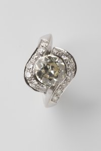 RING WITH DIAMONDS