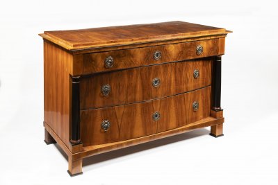 A BIEDERMEIER CHEST OF DRAWERS