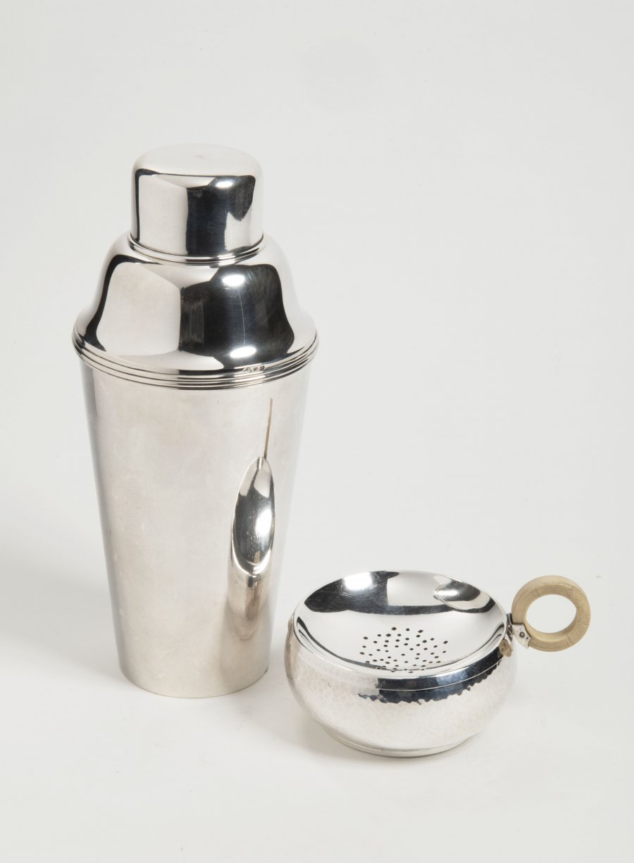 SILVER SET FOR BEVERAGE PREPARATION
