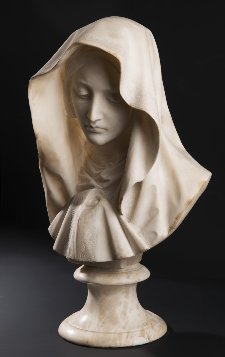 YOUNG LADY WITH A VEIL