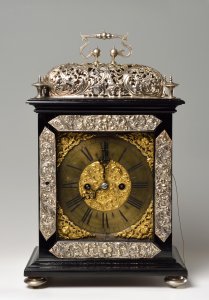 BAROQUE TABLE CLOCK