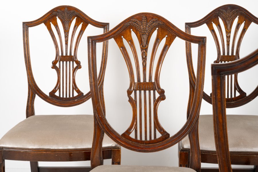 SIX CLASICIST-STYLE CHAIRS