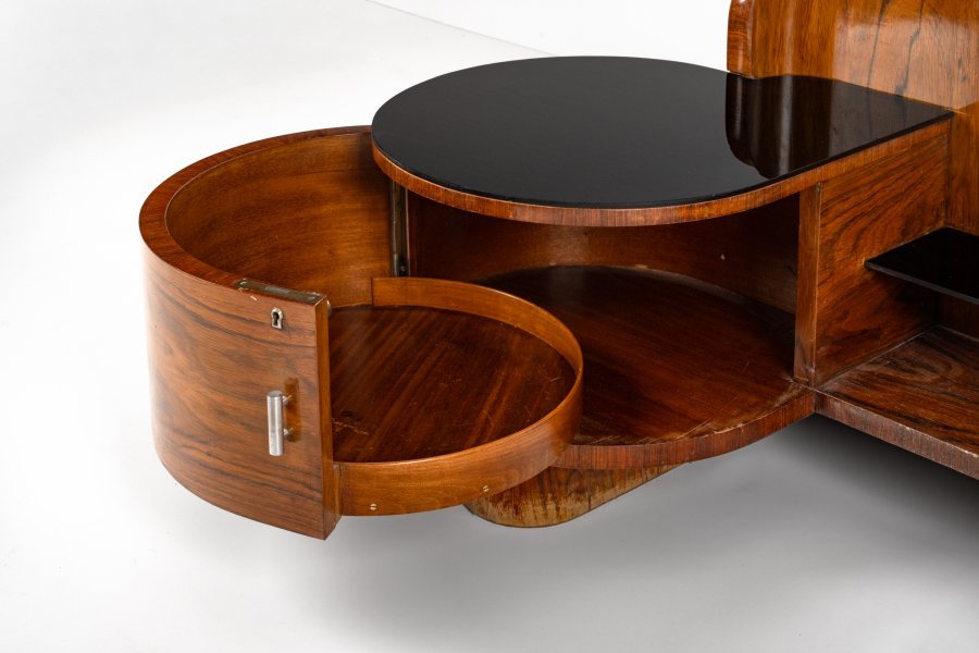 TOALETA Z OBDOBÍ ART DECO