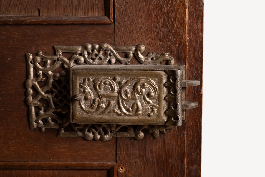 BAROQUE WARDROBE