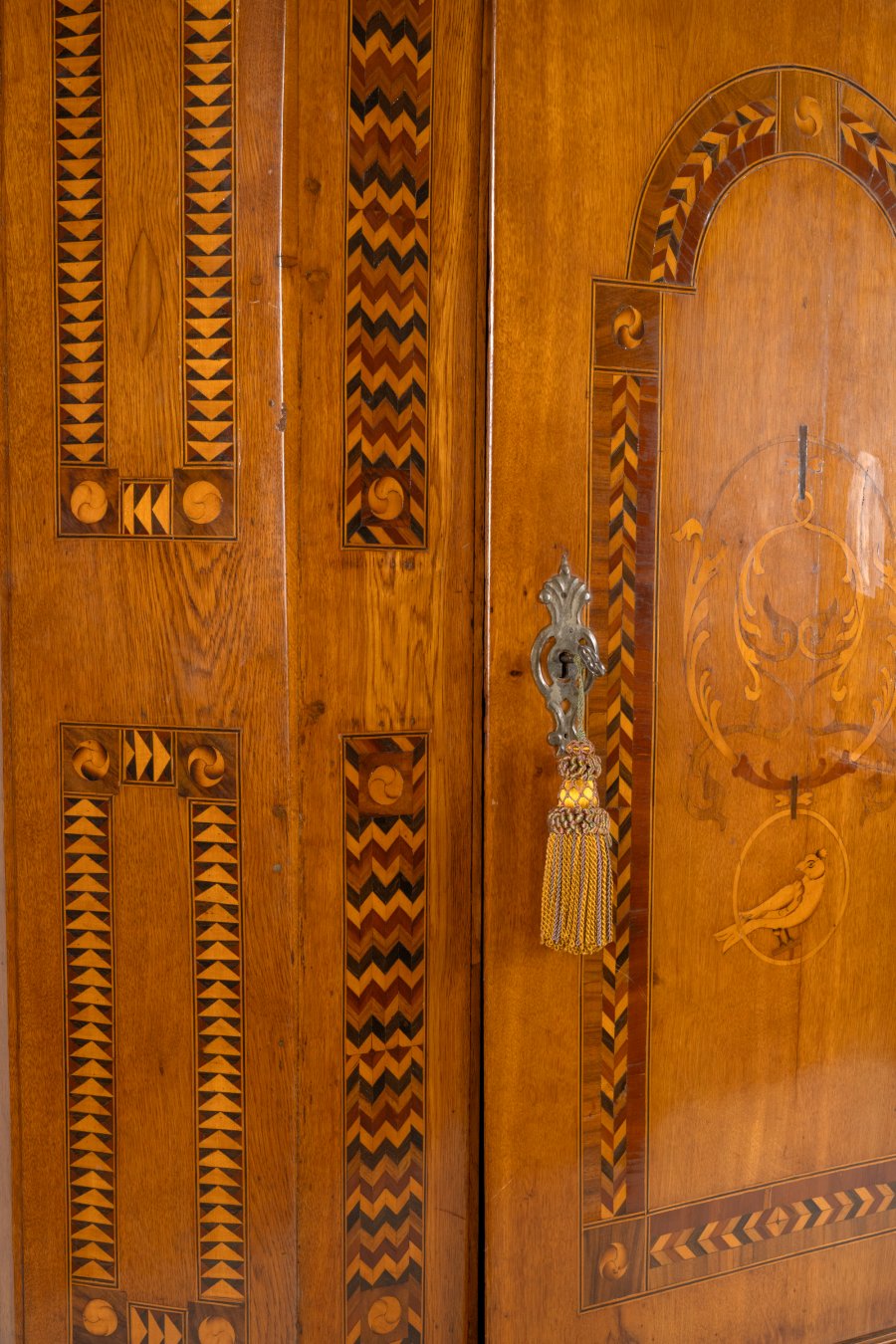 FOLK WARDROBE