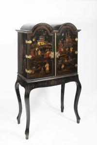 CHINESE STYLE CABINET