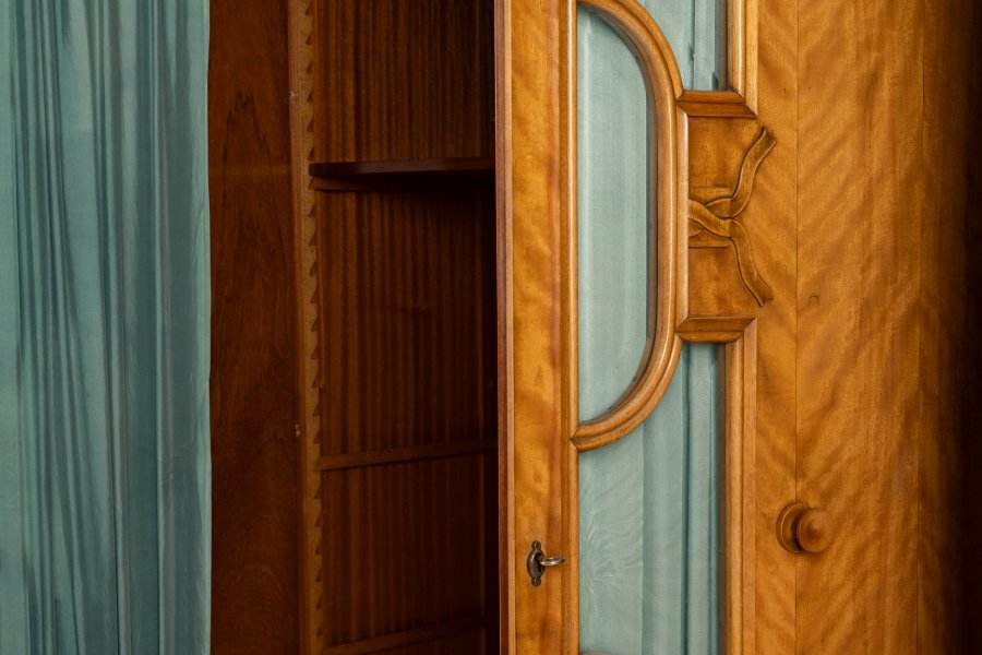 ART DECO WARDROBE