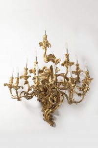 IMPRESSIVE TWELVE-BRANCHED APPLIQUE