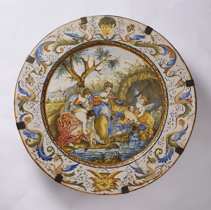 A PLATE WITH A MYTHOLOGICAL SCENE