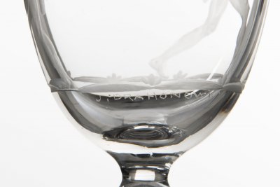 GLASS CUP WITH HUNTING MOTIVE