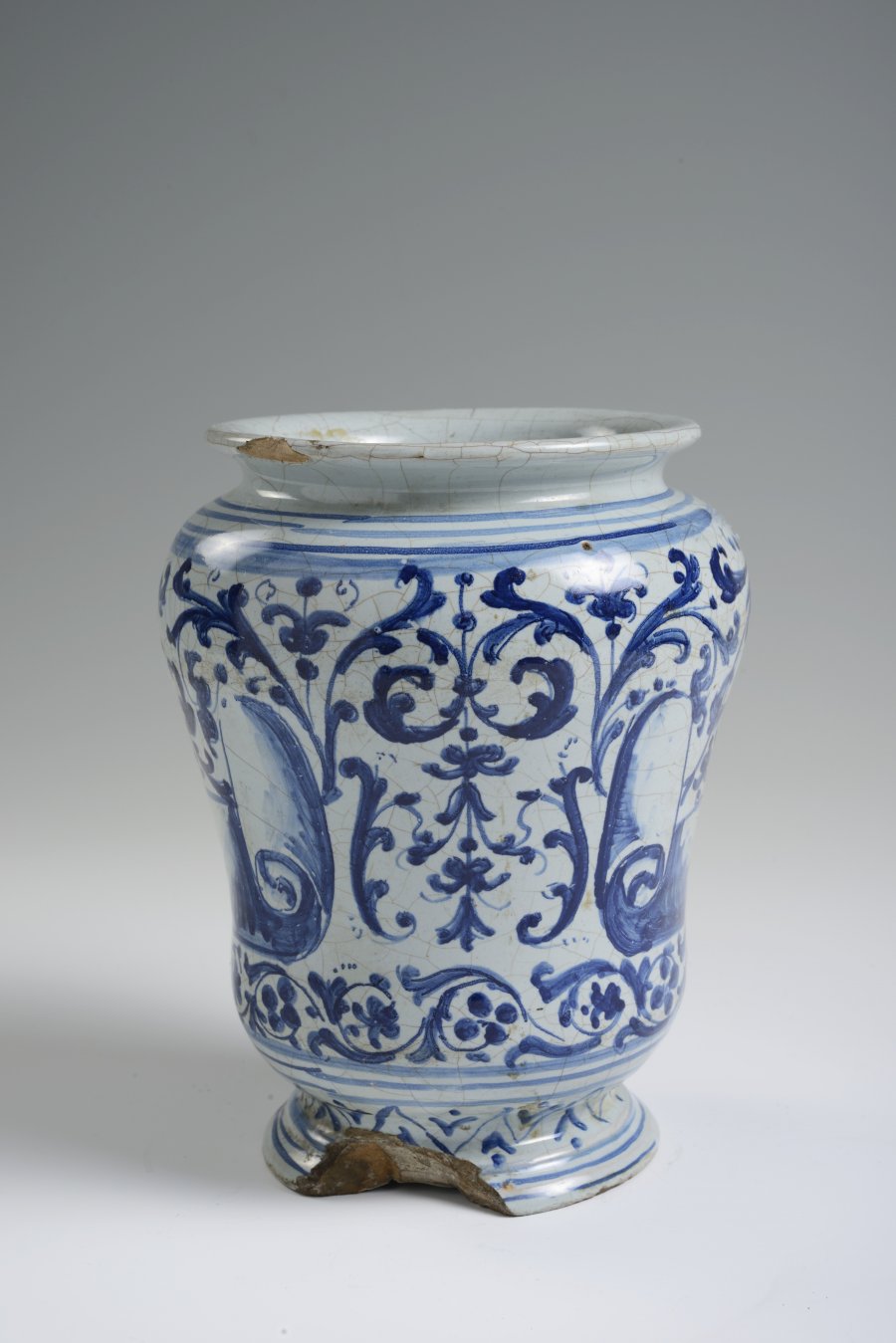 A MAJOLICA ALBARELLO APOTHECARY JAR 