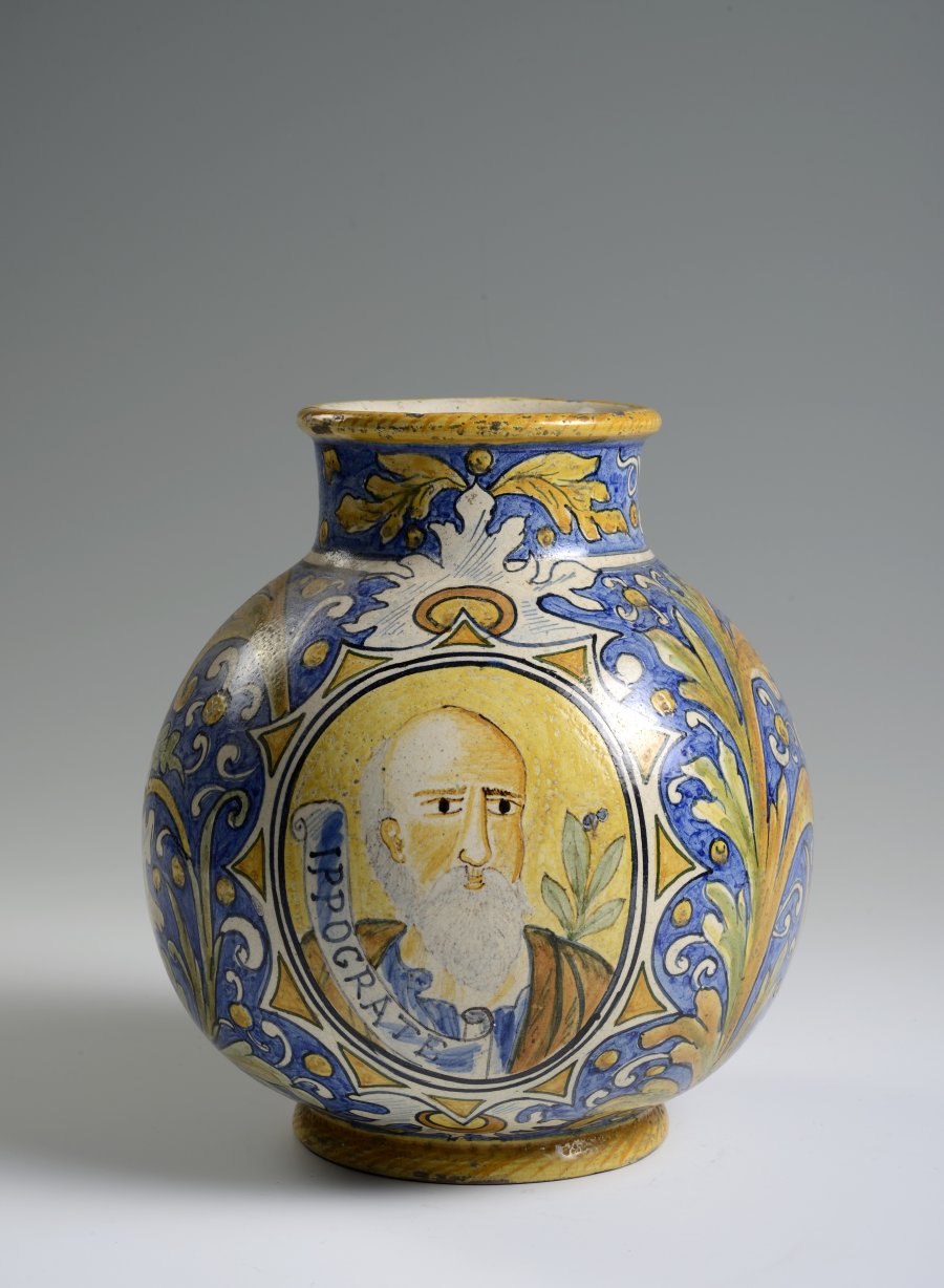 A PAIR OF APOTHECARY JARS IN ITALIAN RENAISSANCE STYLE