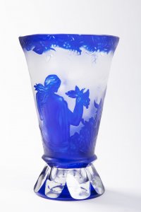 A GLASS VASE