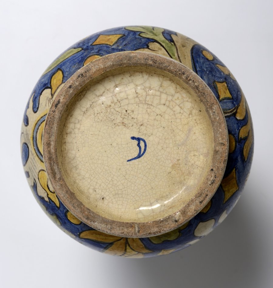 A GROUP OF MAJOLICA APOTHECARY JARS IN ITALIAN RENAISSANCE STYLE 