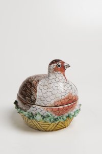 A PARTRIDGE-SHAPED BOX