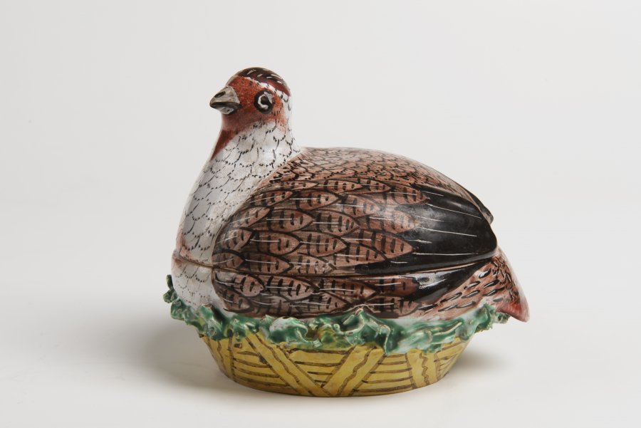 A PARTRIDGE-SHAPED BOX