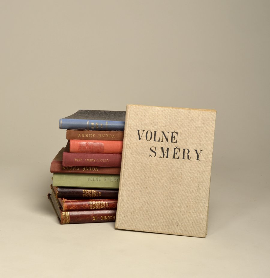 A SET OF BOOKS - VOLNÉ SMĚRY