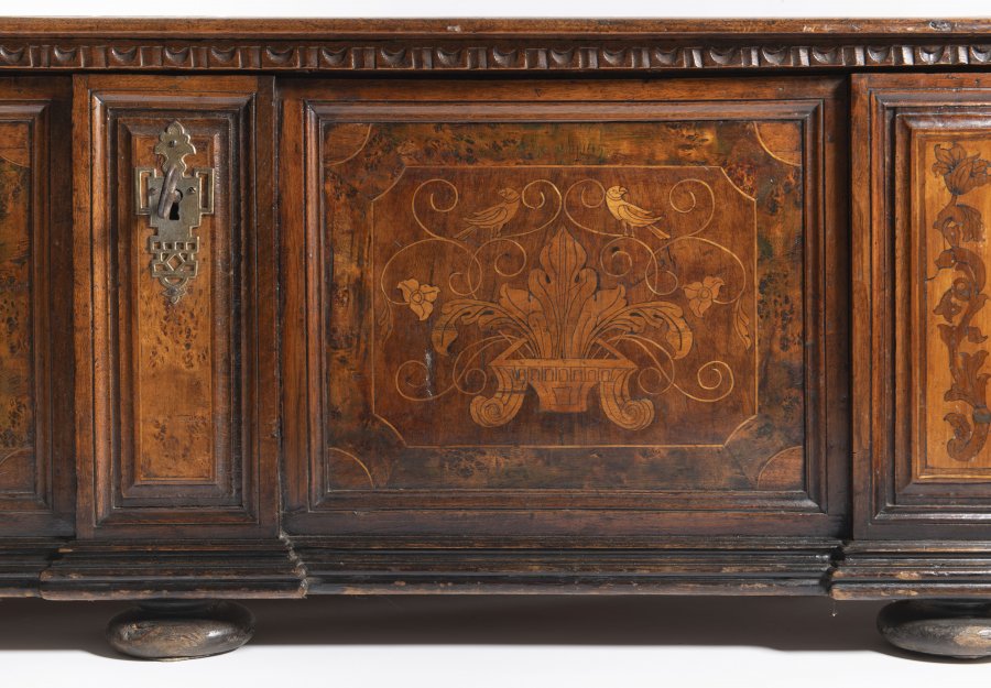 BAROQUE CHEST