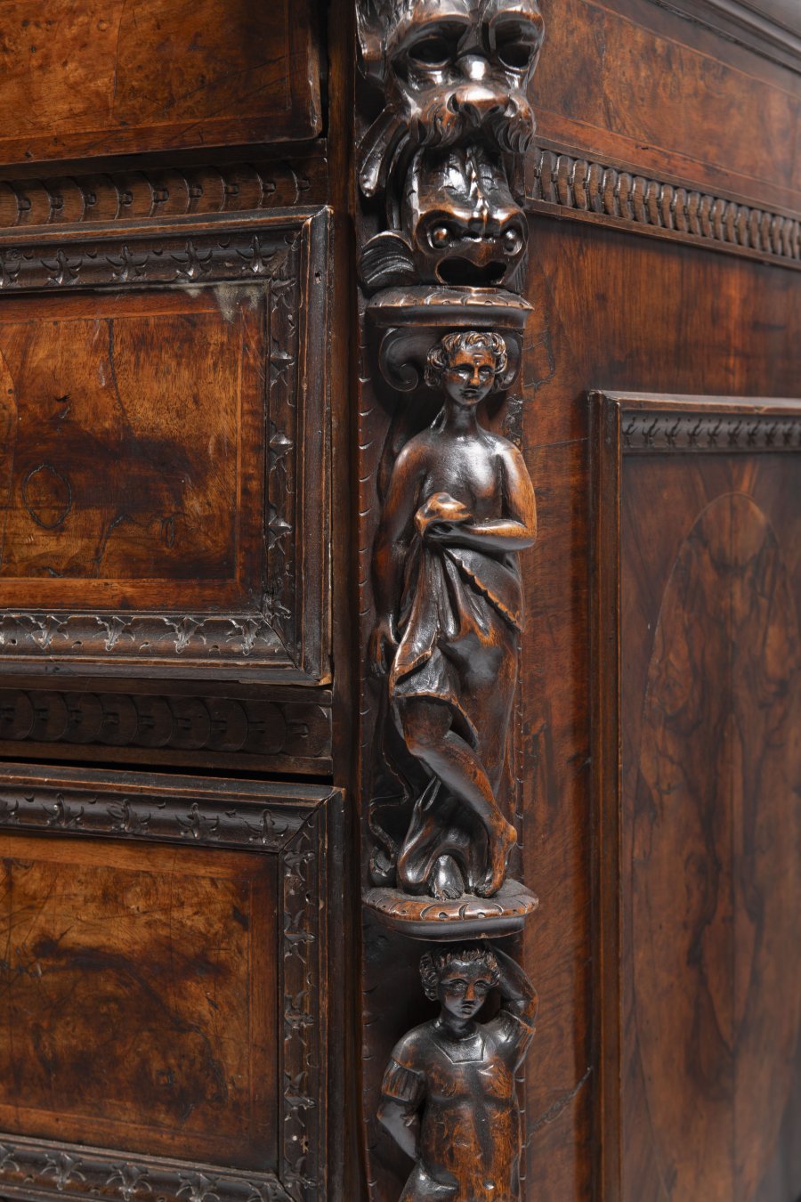 MANNERIST CHEST OF DRAWERS "A BAMBOCCI"