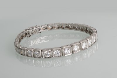 A DIAMONDS BRACELET