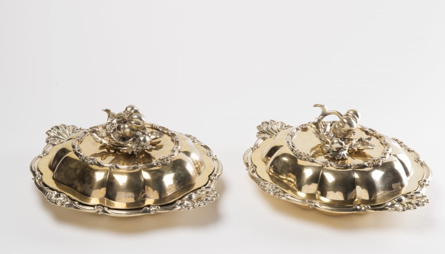 A PAIR OF SILVER BOWLS