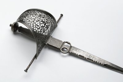 LEFT-HAND DAGGER