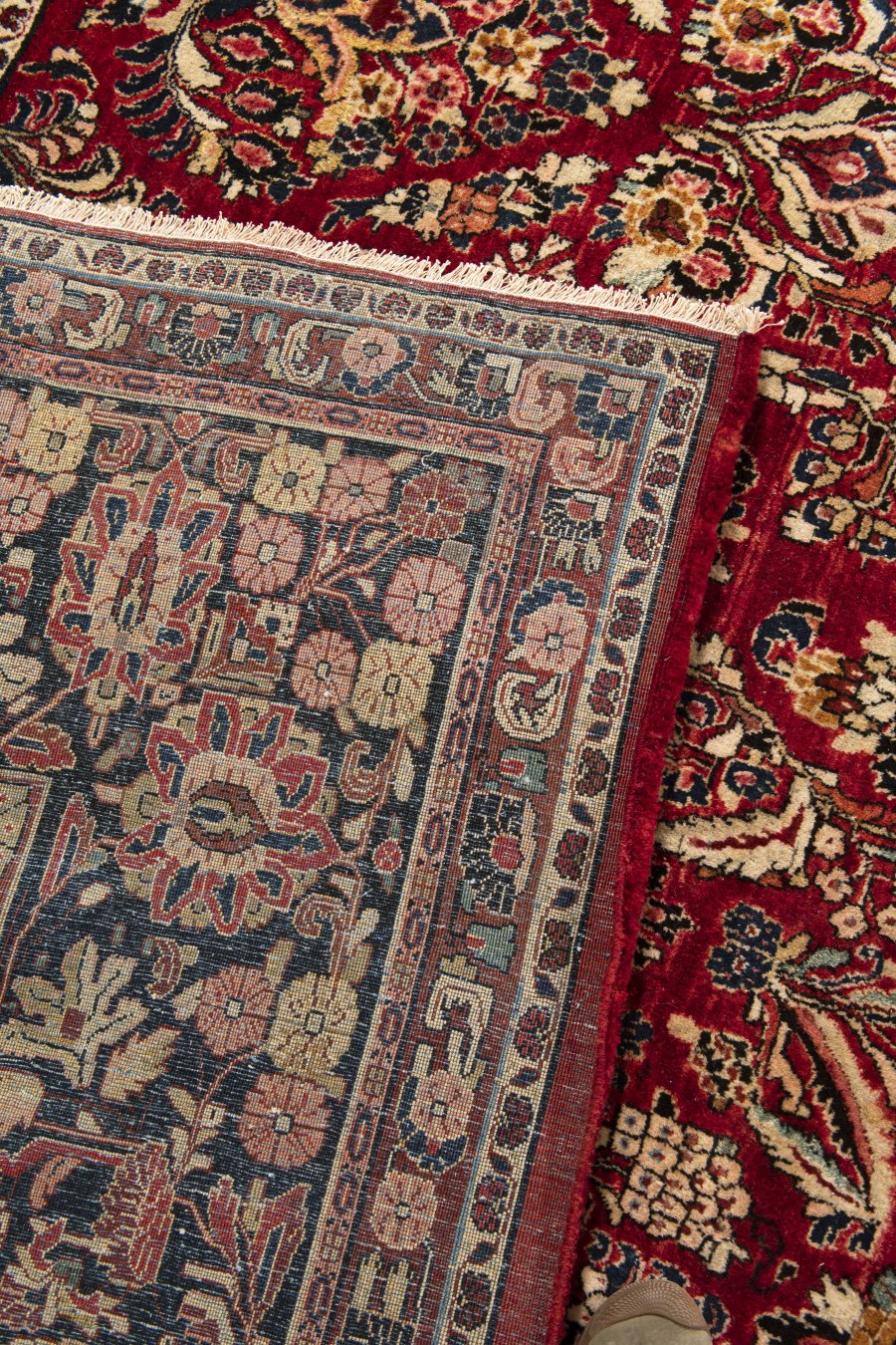 A PERSIAN RUG SAROUK