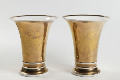 PAIR OF DECORATIVE VASES