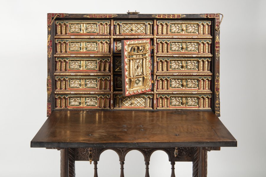 KABINET BARGUEÑO