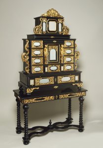EARLY BAROQUE CABINET