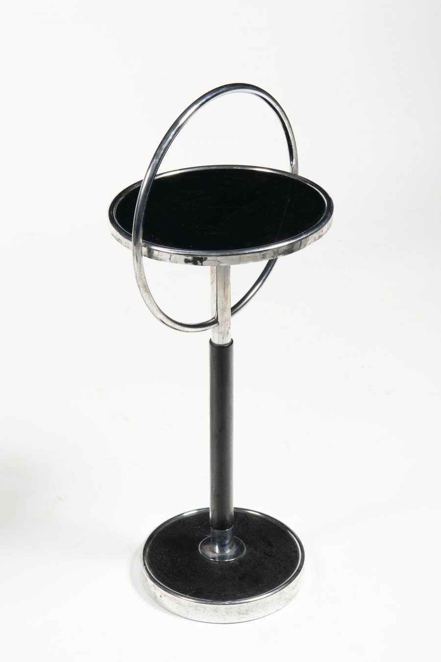 FUNCTIONALIST SIDE TABLE