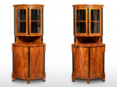 A PAIR OF BIEDERMEIER CORNER DISPLAY CABINETS