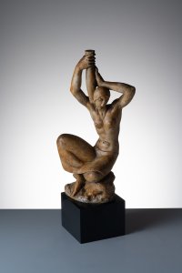 GIRL WITH AN AMPHORA