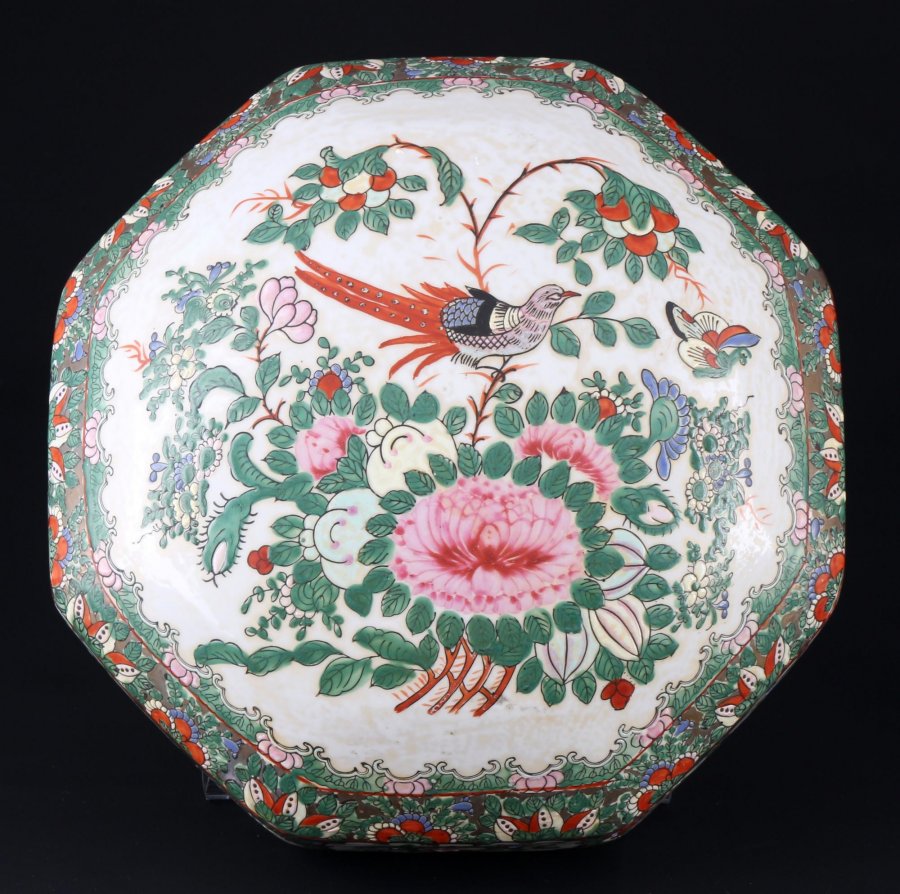 VELKÁ ČÍNSKÁ PORCELÁNOVÁ DÓZA FAMILLE ROSE