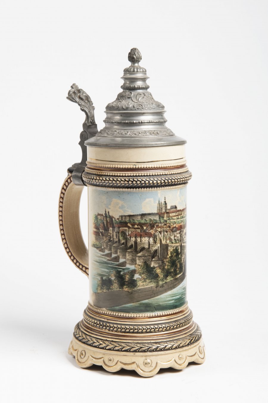 HRACÍ KORBEL Z OBDOBÍ HISTORISMU