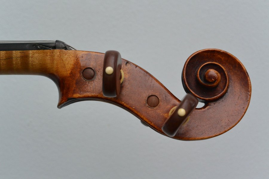 A FRANCISCUS GEISSENHOF VIOLIN