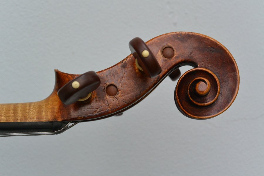 A FRANCISCUS GEISSENHOF VIOLIN