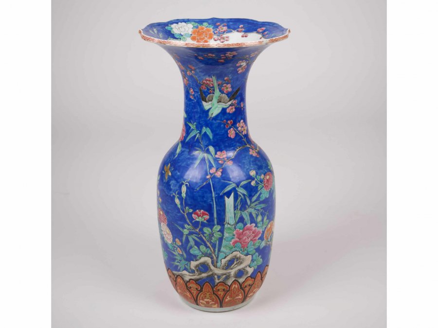 CHINESE VASE WITH PEONIES