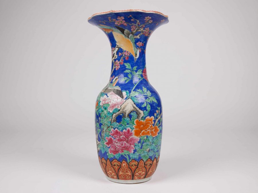 CHINESE VASE WITH PEONIES