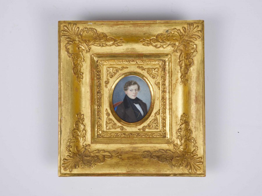 MINIATURE PORTRAIT OF A MAN