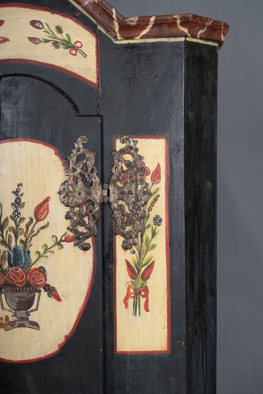 LIDOVÁ MALOVANÁ SKŘÍŇ