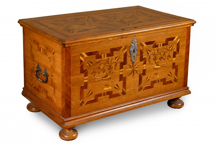 FOLK CHEST